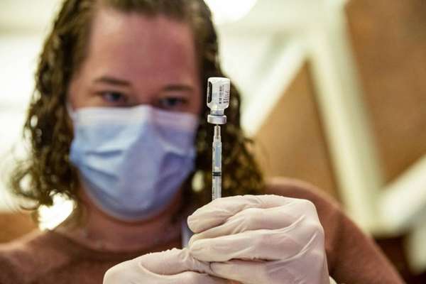 EEUU apuesta por campaña anual de refuerzo de vacunación contra el Covid-19