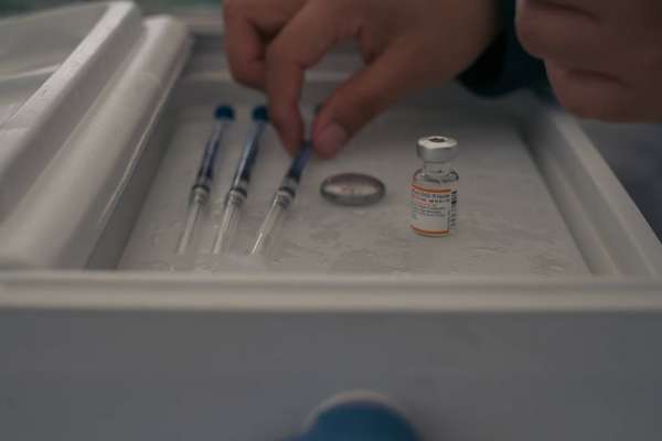 Vacuna COVID: dosis bivalente de Pfizer recibe aprobación para aplicarla en niños