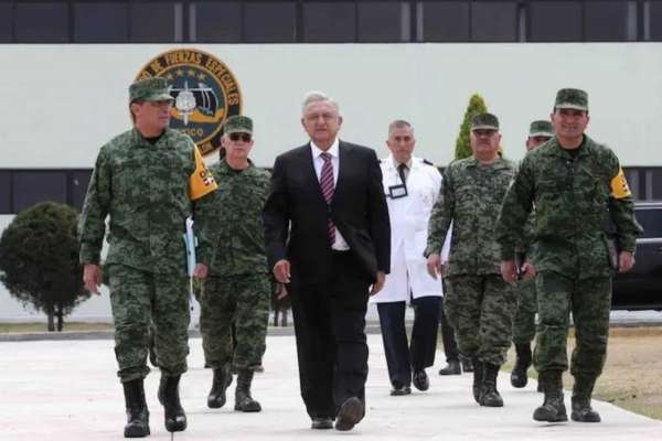 Ejército ‘curará’ al pueblo, dice AMLO; militares operarán 31 hospitales para atender COVID-19