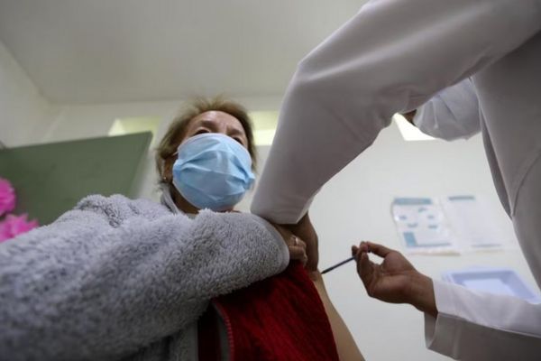 Vacunas Abdala y Sputnik contra Covid-19 son seguras, afirma subsecretario de Salud